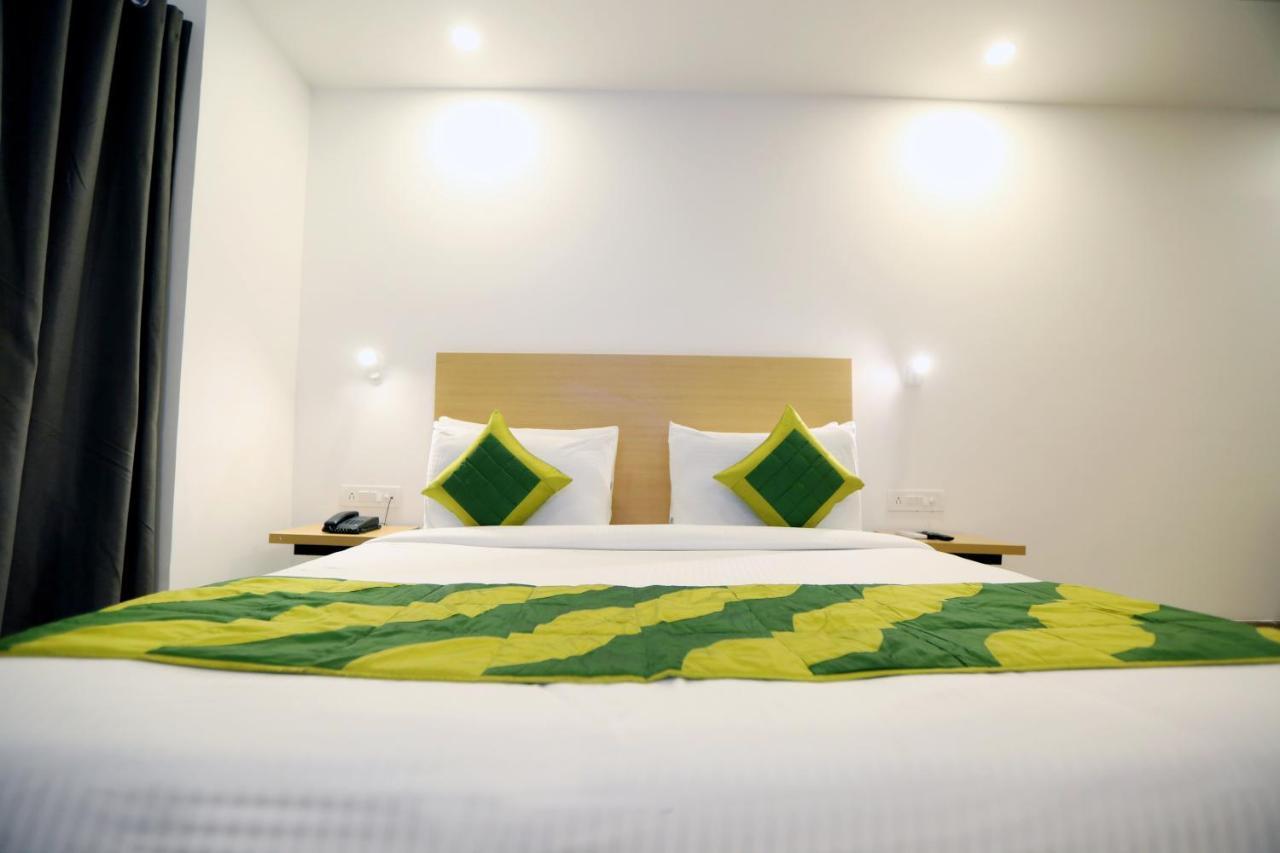 Hotel Yellow Saffron Delhi  Exterior photo